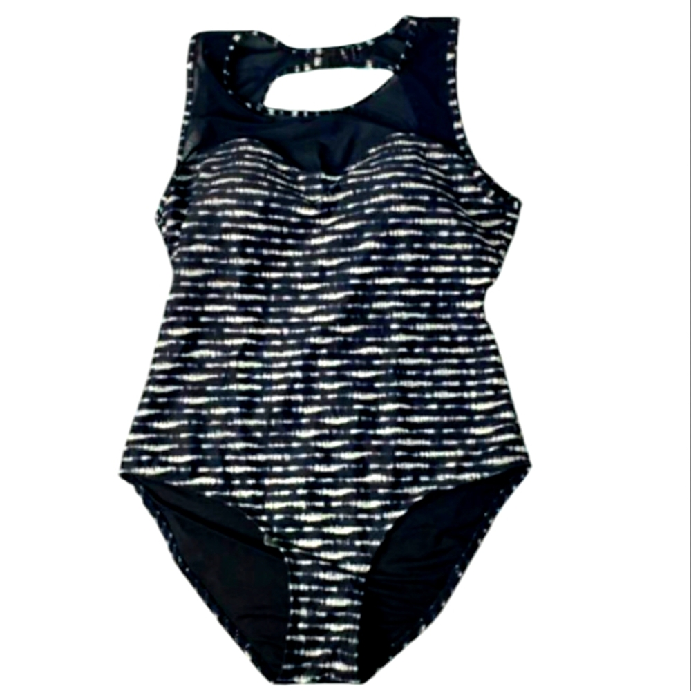 NipTuck Swim Wave One Piece 8 Powermesh Multi Cup Fit Streamline Shape Cruise